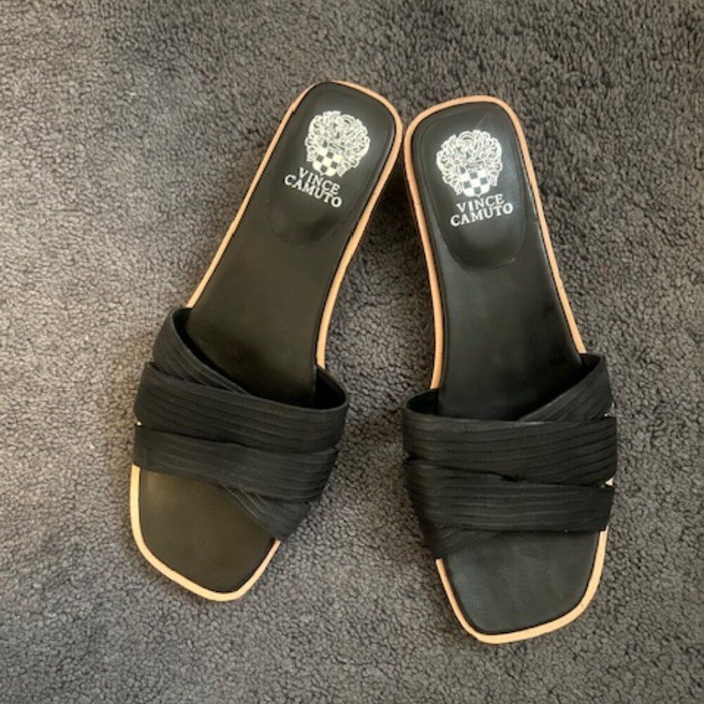 Vince Camuto Black Ydelle Leather slip-on sandals, size 8 1/2